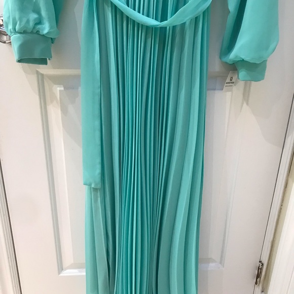 Modest pistachio colour dress Size 38 - Picture 3 of 5